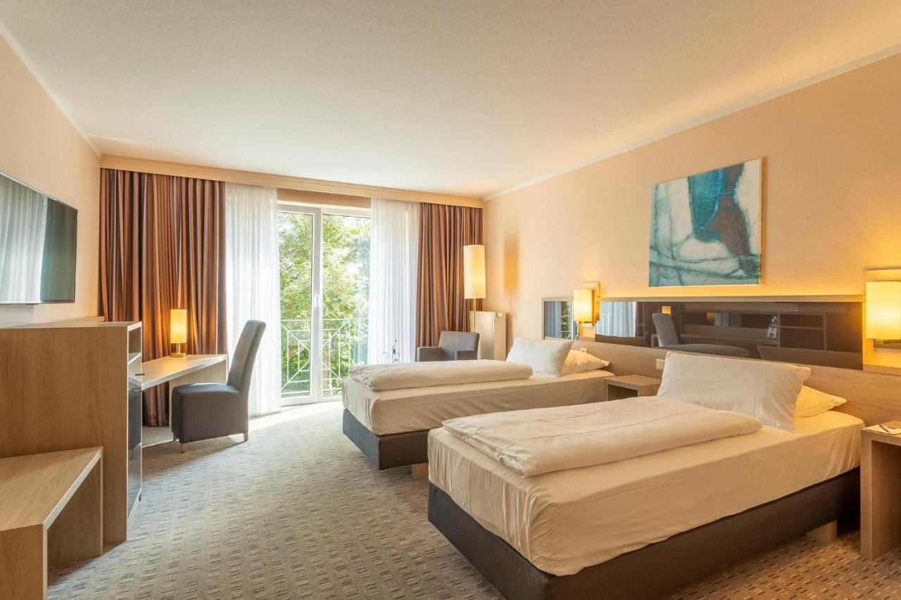 Parkhotel Berghoelzchen Хильдесхайм Экстерьер фото