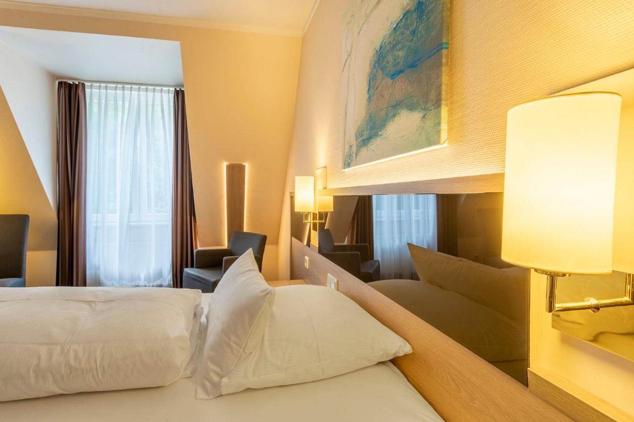 Parkhotel Berghoelzchen Хильдесхайм Экстерьер фото