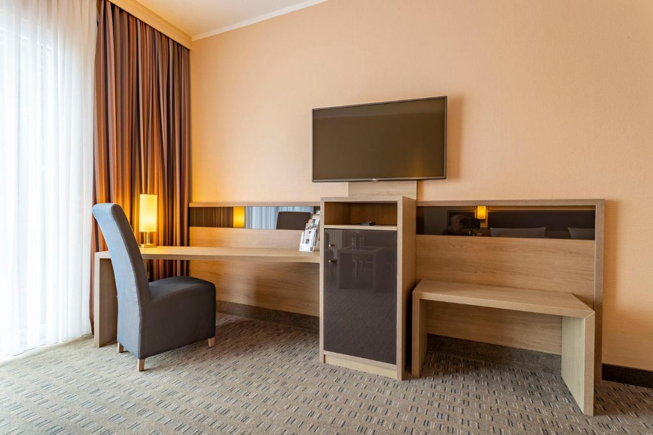 Parkhotel Berghoelzchen Хильдесхайм Экстерьер фото