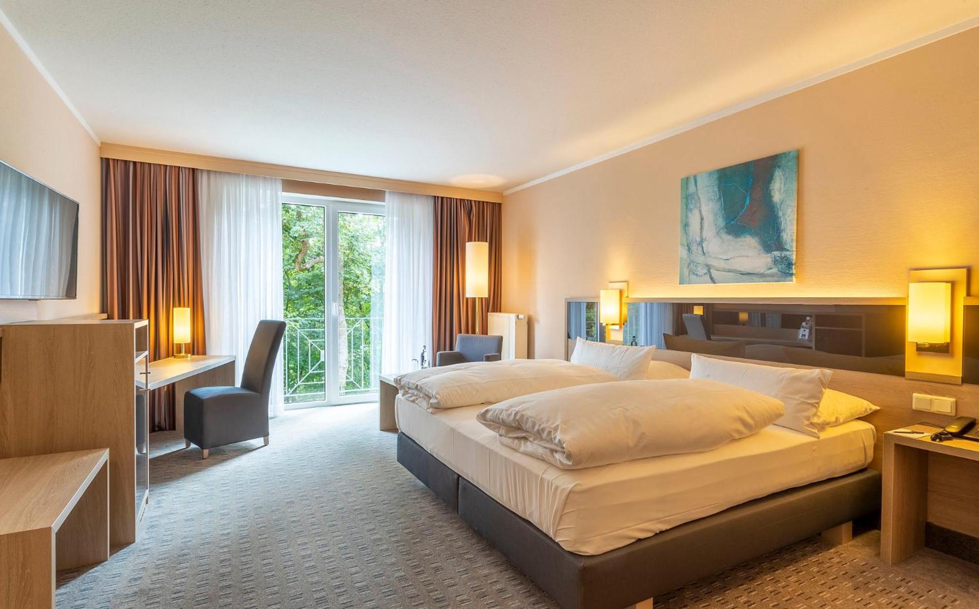 Parkhotel Berghoelzchen Хильдесхайм Экстерьер фото