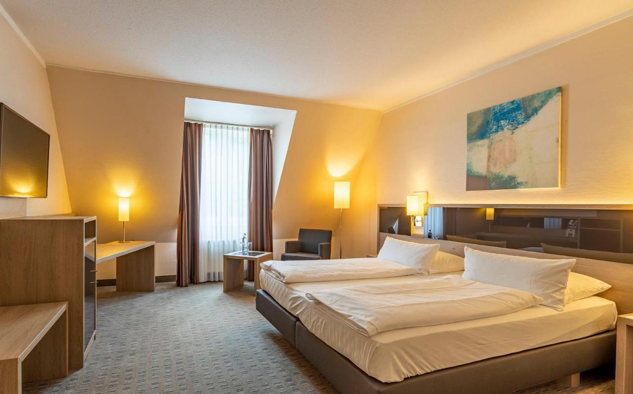 Parkhotel Berghoelzchen Хильдесхайм Экстерьер фото